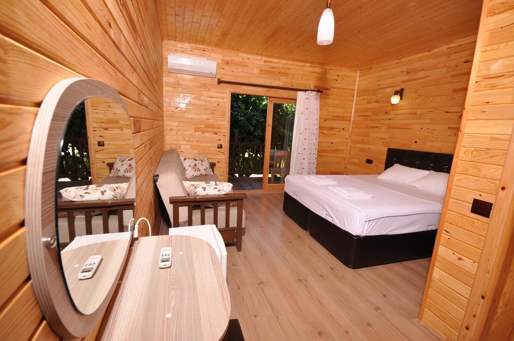 Cesur Pansiyon Cirali Exterior foto