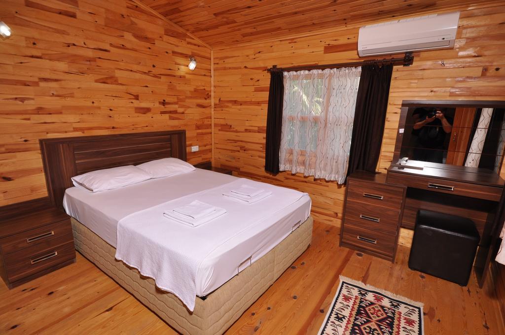 Cesur Pansiyon Cirali Exterior foto